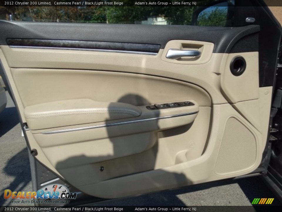 2012 Chrysler 300 Limited Cashmere Pearl / Black/Light Frost Beige Photo #10
