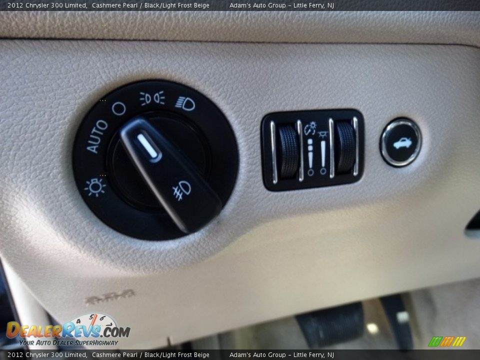 2012 Chrysler 300 Limited Cashmere Pearl / Black/Light Frost Beige Photo #21