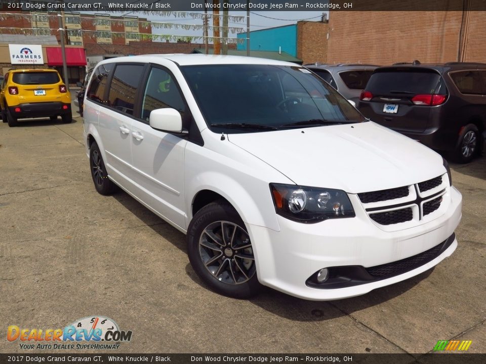 Front 3/4 View of 2017 Dodge Grand Caravan GT Photo #2