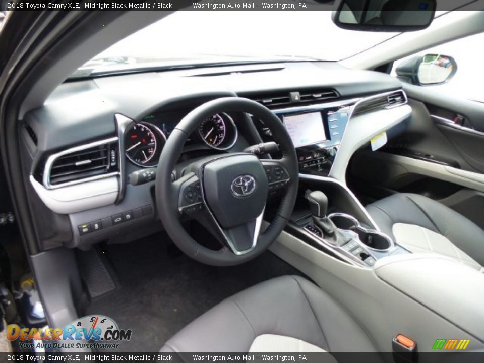 Black Interior - 2018 Toyota Camry XLE Photo #9
