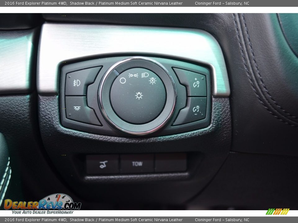 2016 Ford Explorer Platinum 4WD Shadow Black / Platinum Medium Soft Ceramic Nirvana Leather Photo #28
