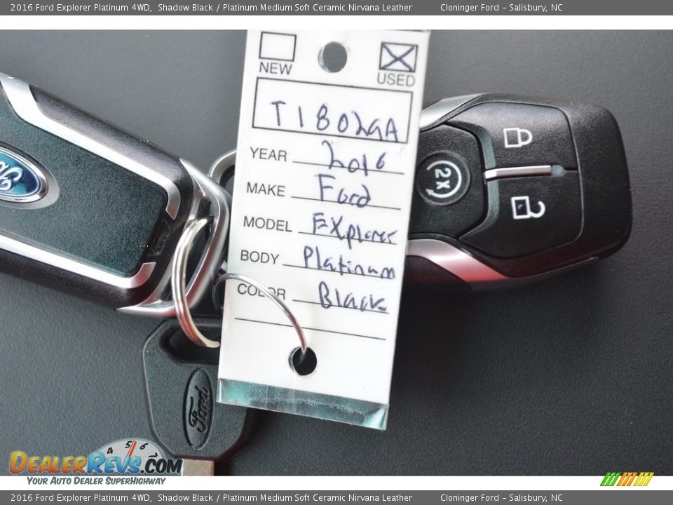 2016 Ford Explorer Platinum 4WD Shadow Black / Platinum Medium Soft Ceramic Nirvana Leather Photo #32