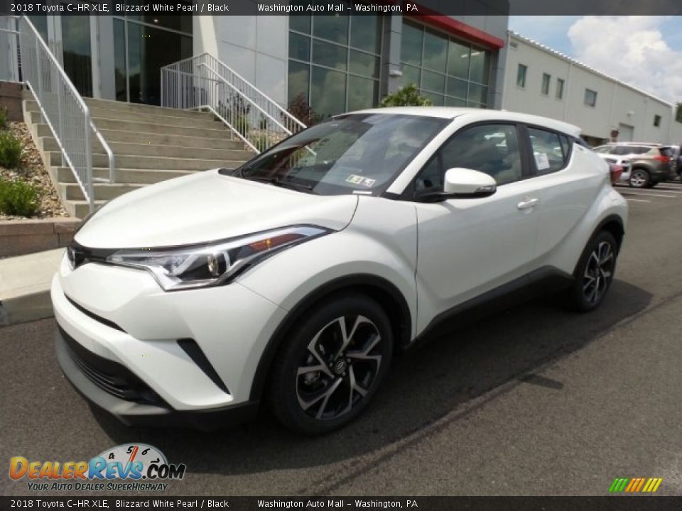 Front 3/4 View of 2018 Toyota C-HR XLE Photo #5