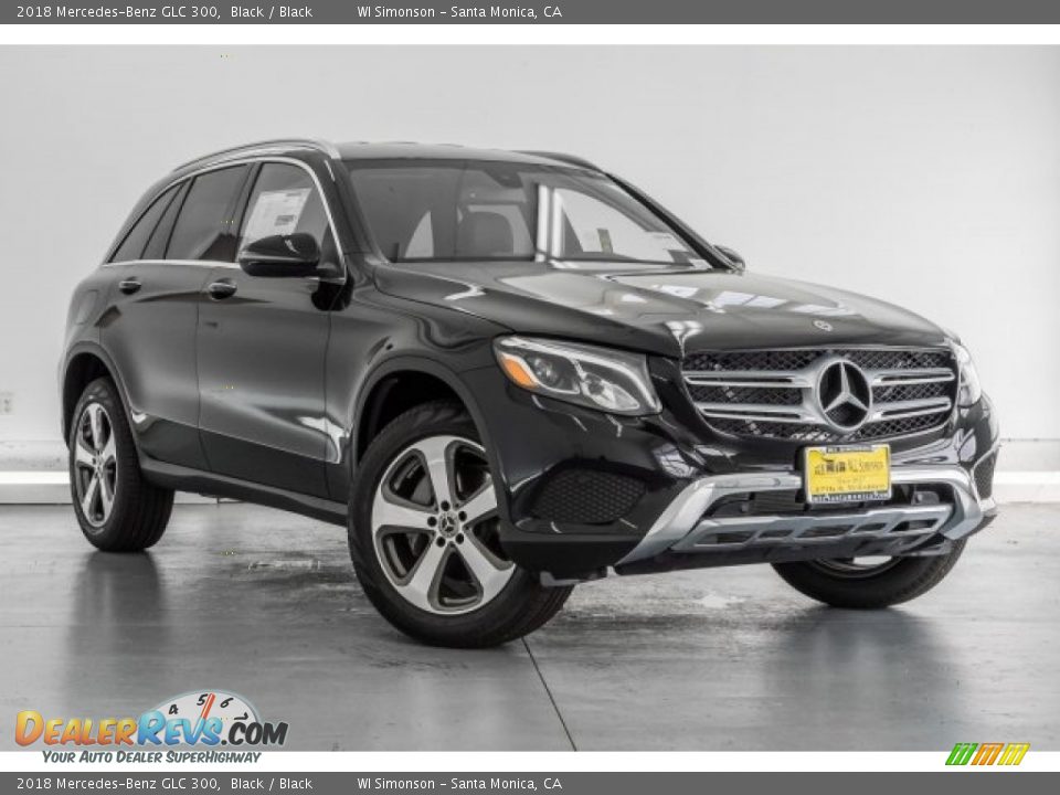 Front 3/4 View of 2018 Mercedes-Benz GLC 300 Photo #12
