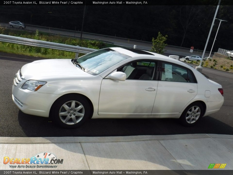 2007 Toyota Avalon XL Blizzard White Pearl / Graphite Photo #7