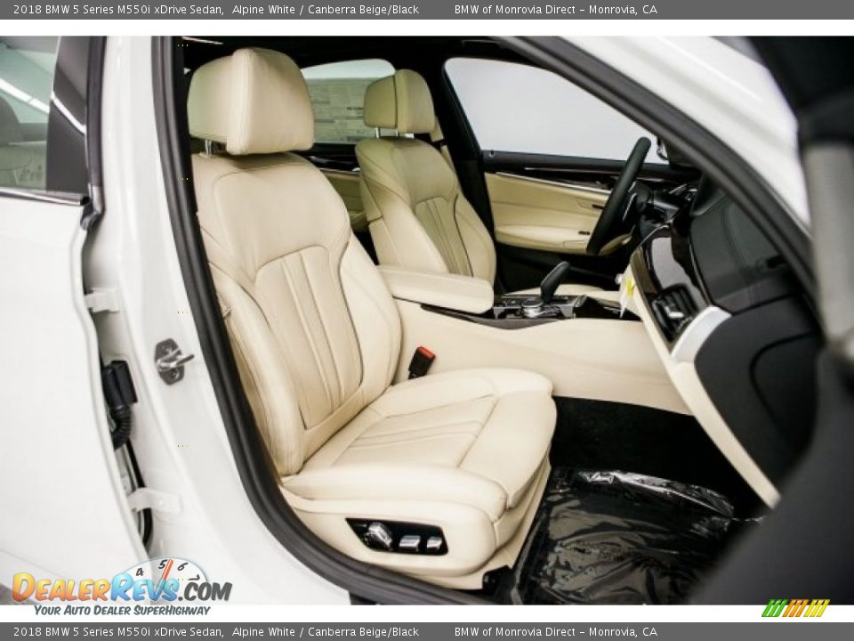 2018 BMW 5 Series M550i xDrive Sedan Alpine White / Canberra Beige/Black Photo #2