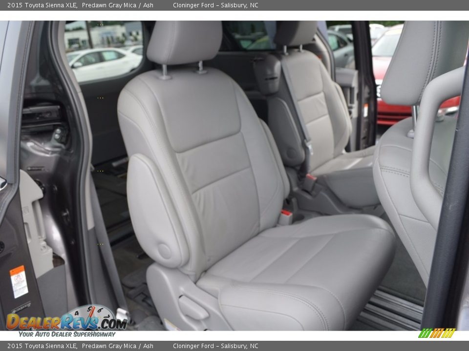 2015 Toyota Sienna XLE Predawn Gray Mica / Ash Photo #15