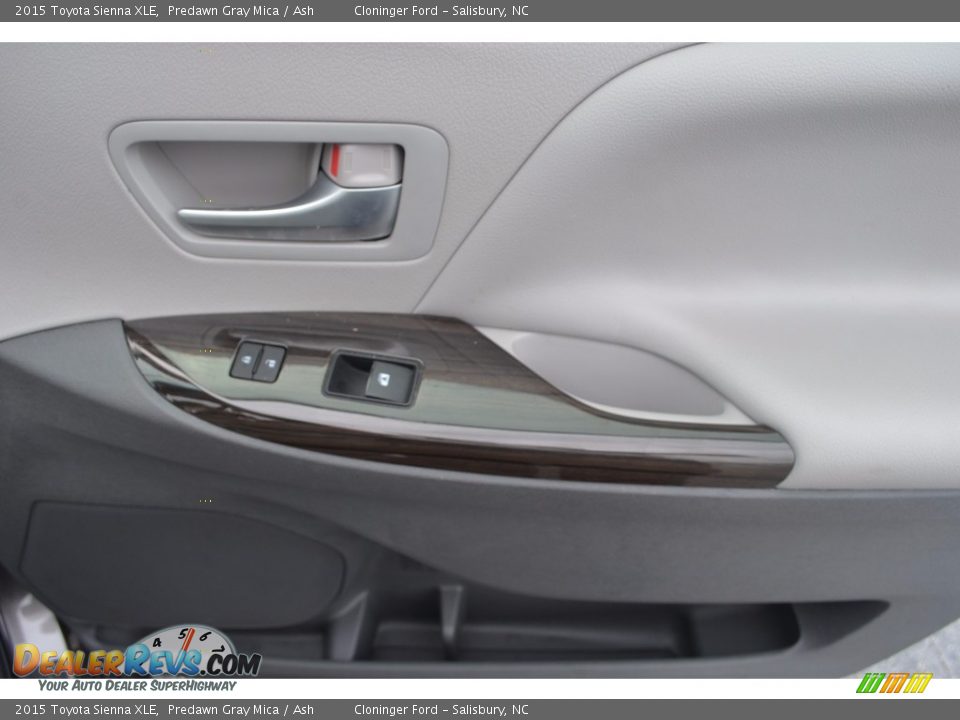 2015 Toyota Sienna XLE Predawn Gray Mica / Ash Photo #16