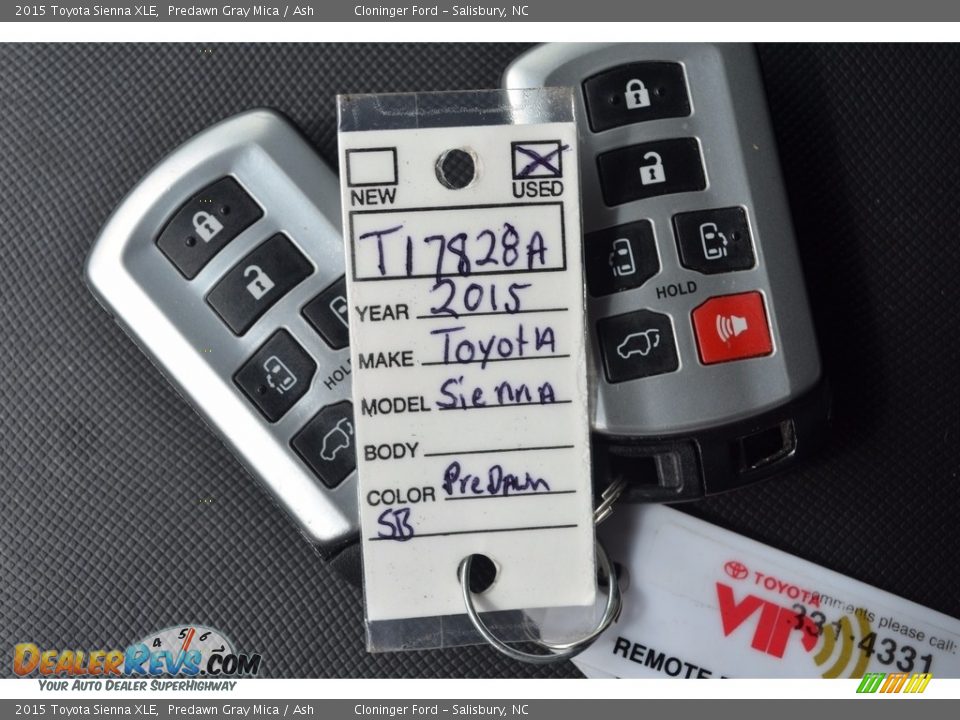2015 Toyota Sienna XLE Predawn Gray Mica / Ash Photo #32