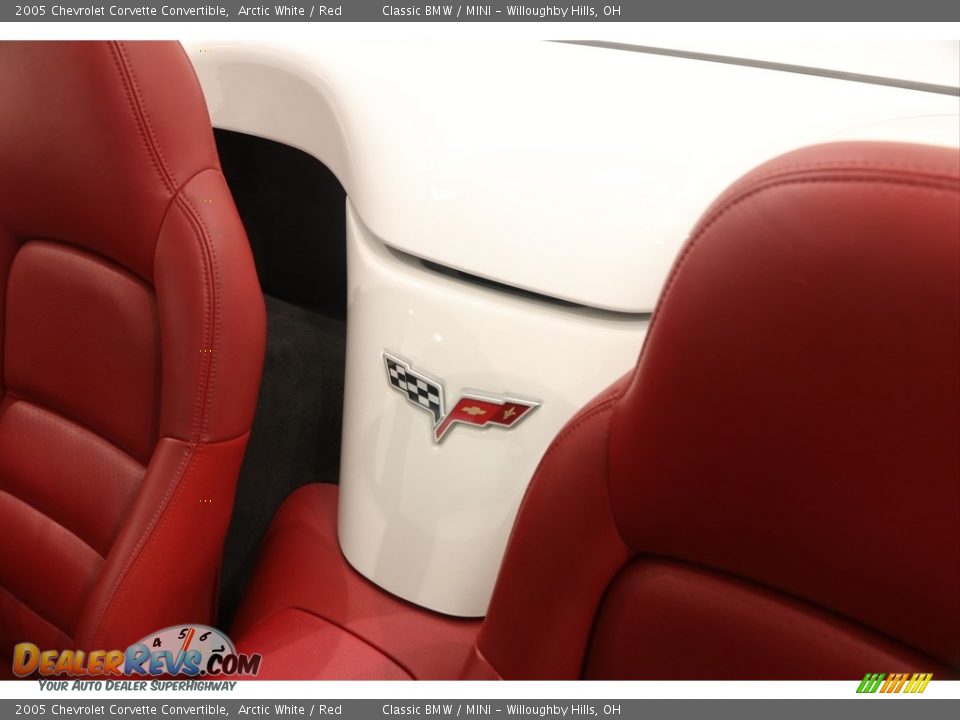 2005 Chevrolet Corvette Convertible Arctic White / Red Photo #9