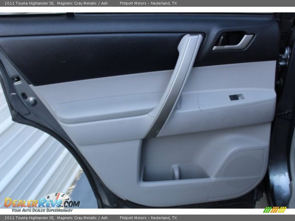 2011 Toyota Highlander SE Magnetic Gray Metallic / Ash Photo #26