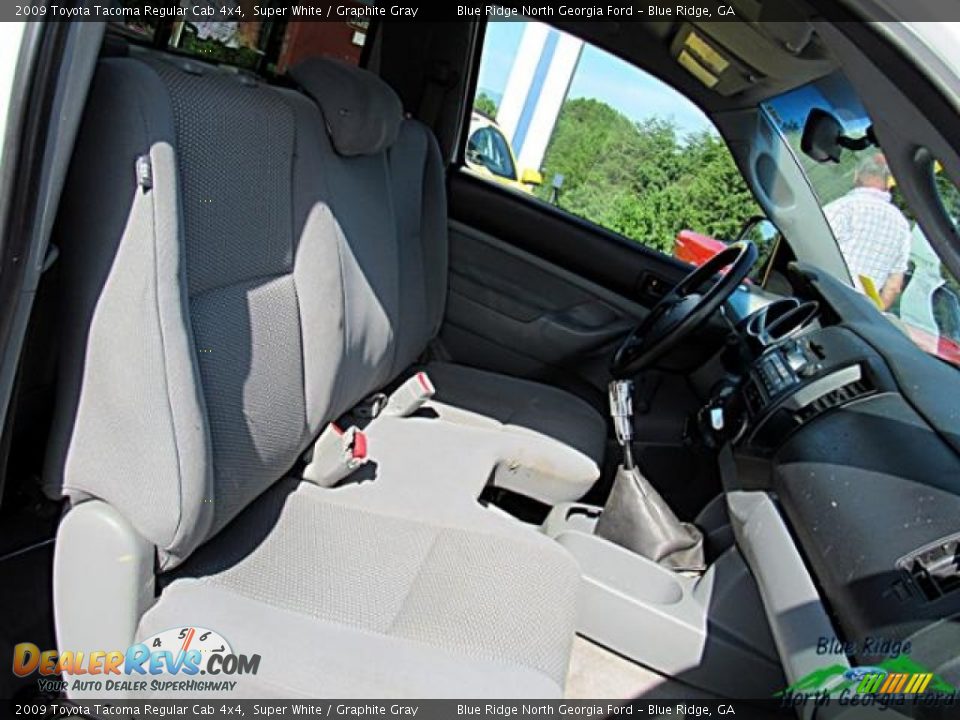 2009 Toyota Tacoma Regular Cab 4x4 Super White / Graphite Gray Photo #13