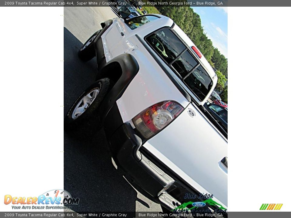 2009 Toyota Tacoma Regular Cab 4x4 Super White / Graphite Gray Photo #23