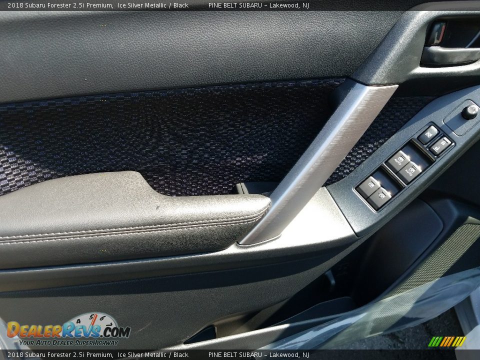 2018 Subaru Forester 2.5i Premium Ice Silver Metallic / Black Photo #8