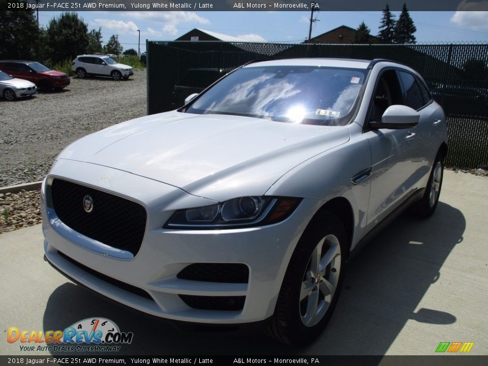 2018 Jaguar F-PACE 25t AWD Premium Yulong White Metallic / Latte Photo #8