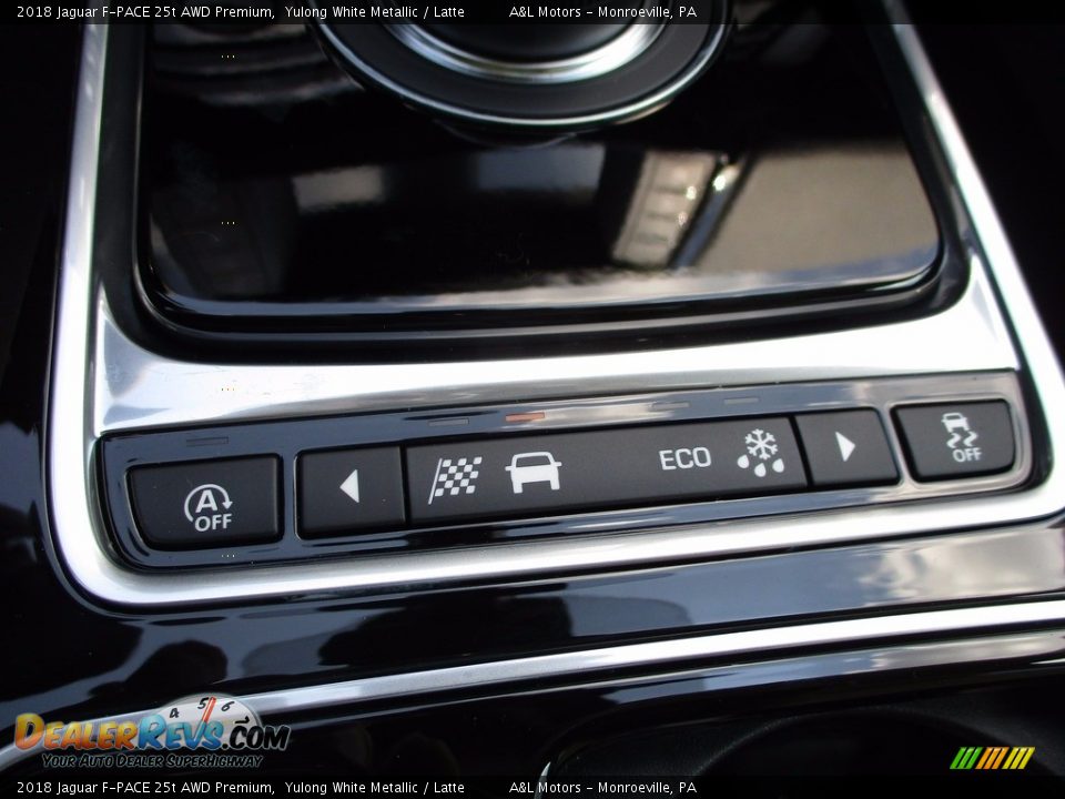 2018 Jaguar F-PACE 25t AWD Premium Yulong White Metallic / Latte Photo #15