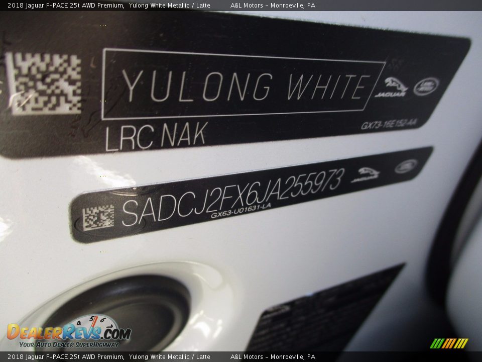2018 Jaguar F-PACE 25t AWD Premium Yulong White Metallic / Latte Photo #19