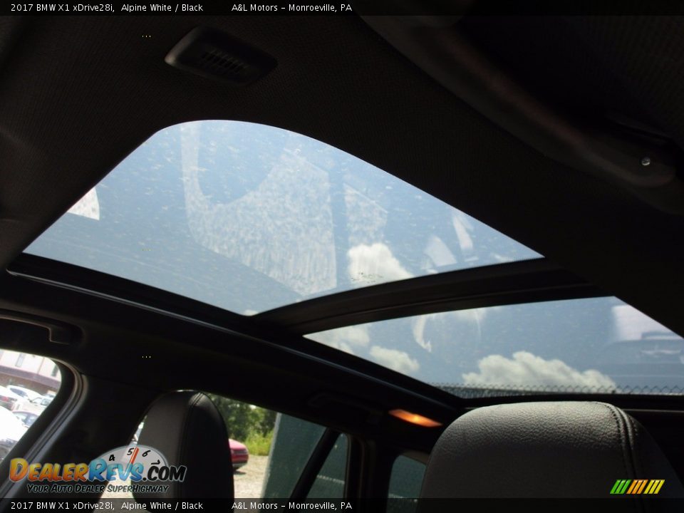 2017 BMW X1 xDrive28i Alpine White / Black Photo #10