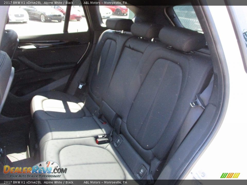 2017 BMW X1 xDrive28i Alpine White / Black Photo #13