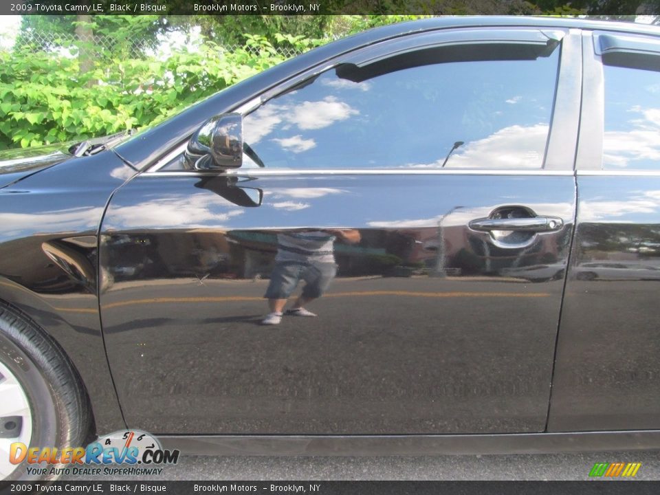 2009 Toyota Camry LE Black / Bisque Photo #13