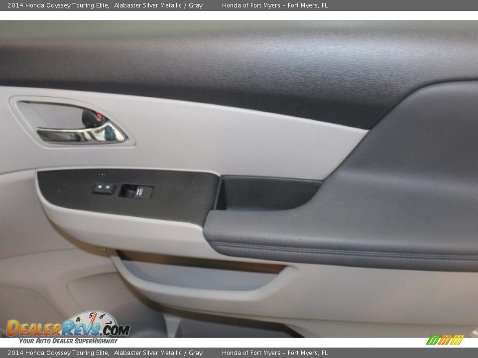 2014 Honda Odyssey Touring Elite Alabaster Silver Metallic / Gray Photo #31