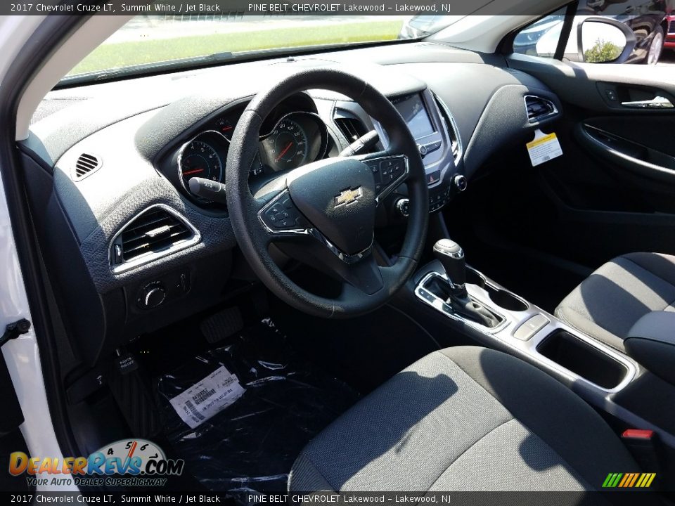 2017 Chevrolet Cruze LT Summit White / Jet Black Photo #8