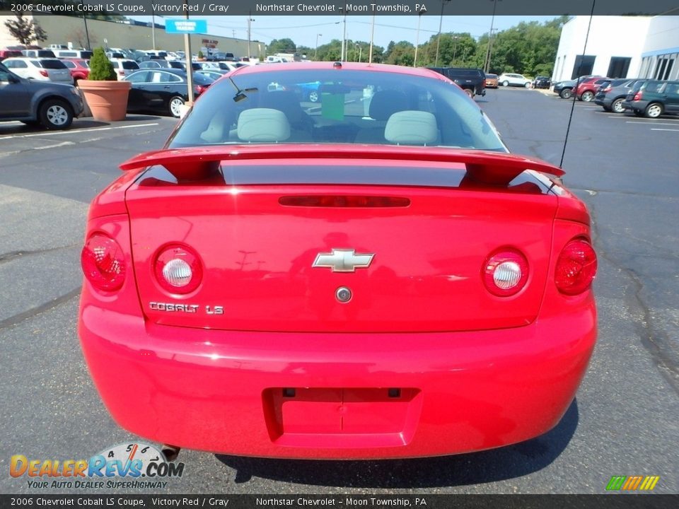 2006 Chevrolet Cobalt LS Coupe Victory Red / Gray Photo #8