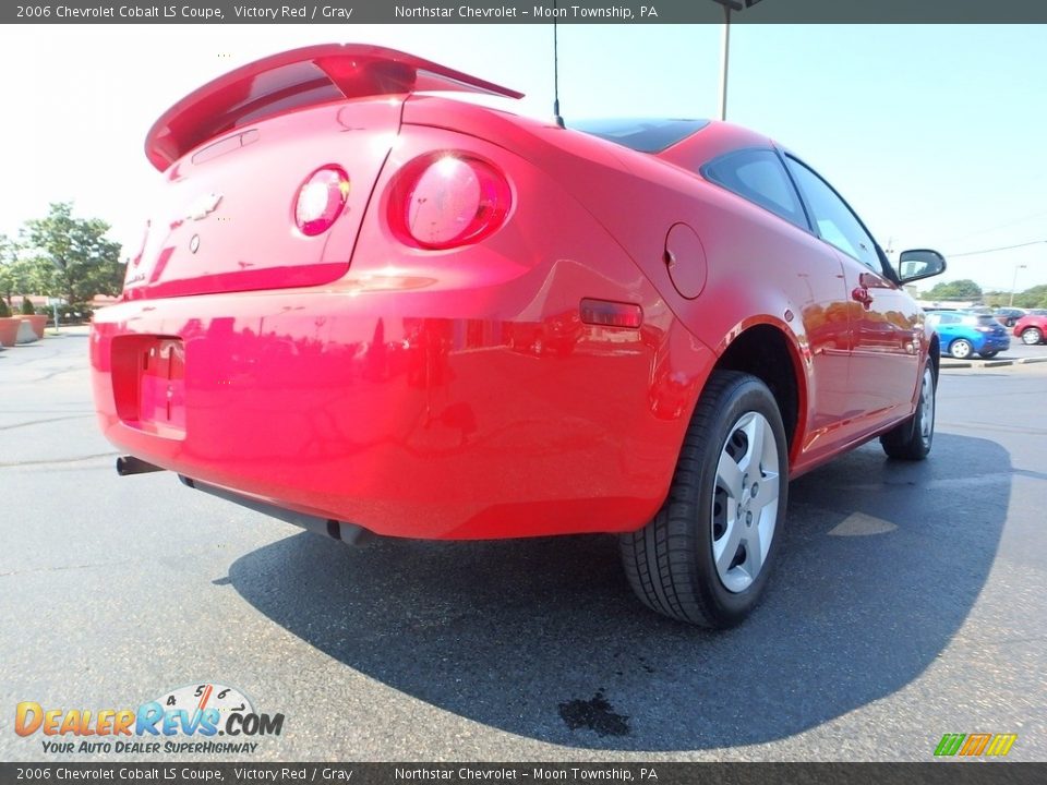 2006 Chevrolet Cobalt LS Coupe Victory Red / Gray Photo #10