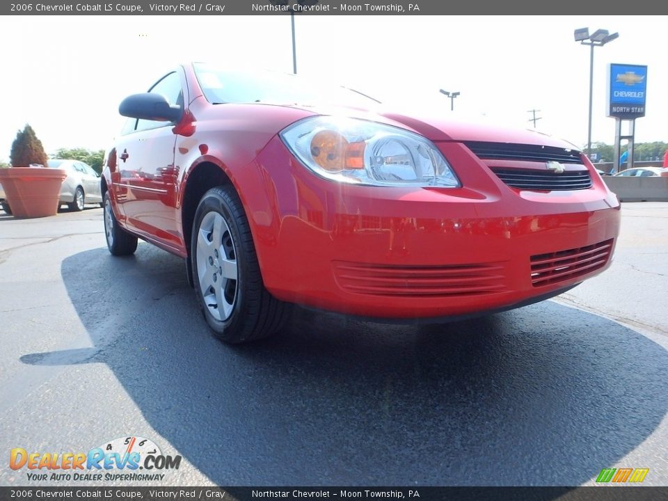 2006 Chevrolet Cobalt LS Coupe Victory Red / Gray Photo #15