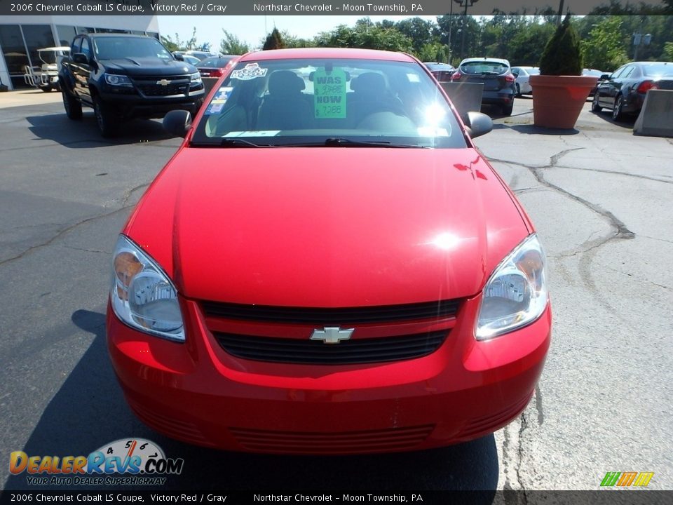 2006 Chevrolet Cobalt LS Coupe Victory Red / Gray Photo #16