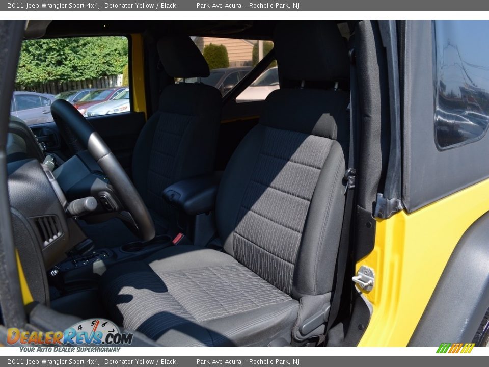 2011 Jeep Wrangler Sport 4x4 Detonator Yellow / Black Photo #12