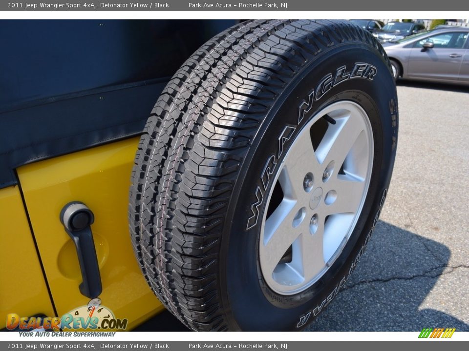 2011 Jeep Wrangler Sport 4x4 Detonator Yellow / Black Photo #21