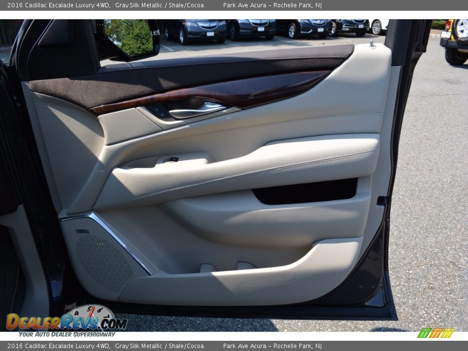 2016 Cadillac Escalade Luxury 4WD Gray Silk Metallic / Shale/Cocoa Photo #32