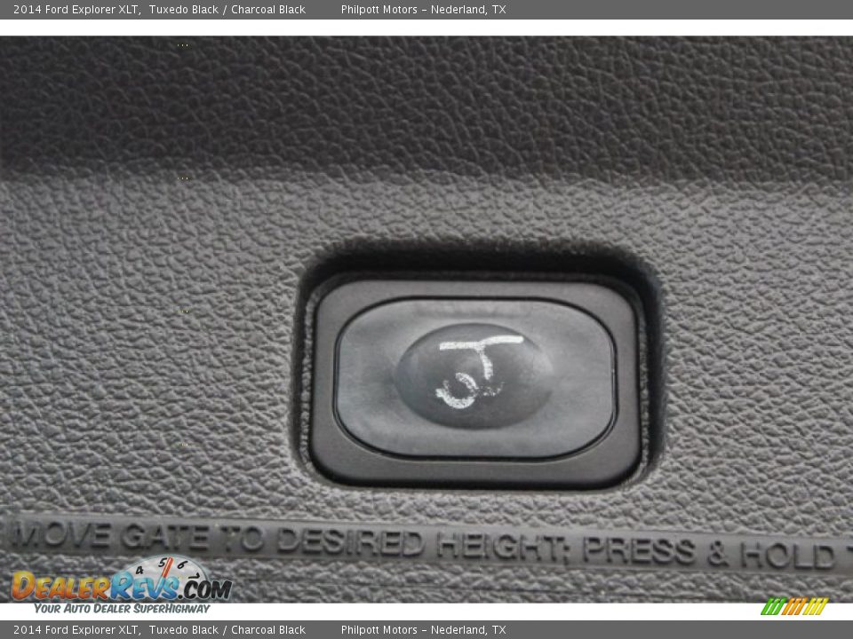2014 Ford Explorer XLT Tuxedo Black / Charcoal Black Photo #32