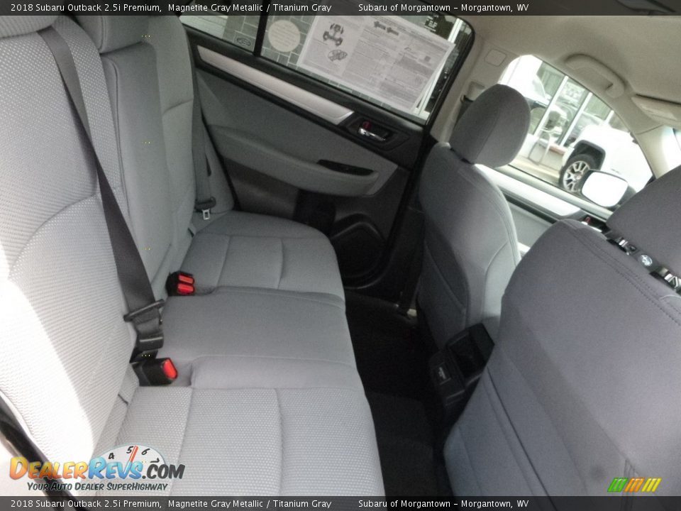 2018 Subaru Outback 2.5i Premium Magnetite Gray Metallic / Titanium Gray Photo #12