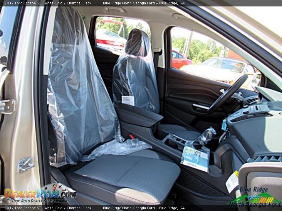 2017 Ford Escape SE White Gold / Charcoal Black Photo #12