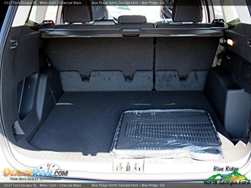 2017 Ford Escape SE White Gold / Charcoal Black Photo #15
