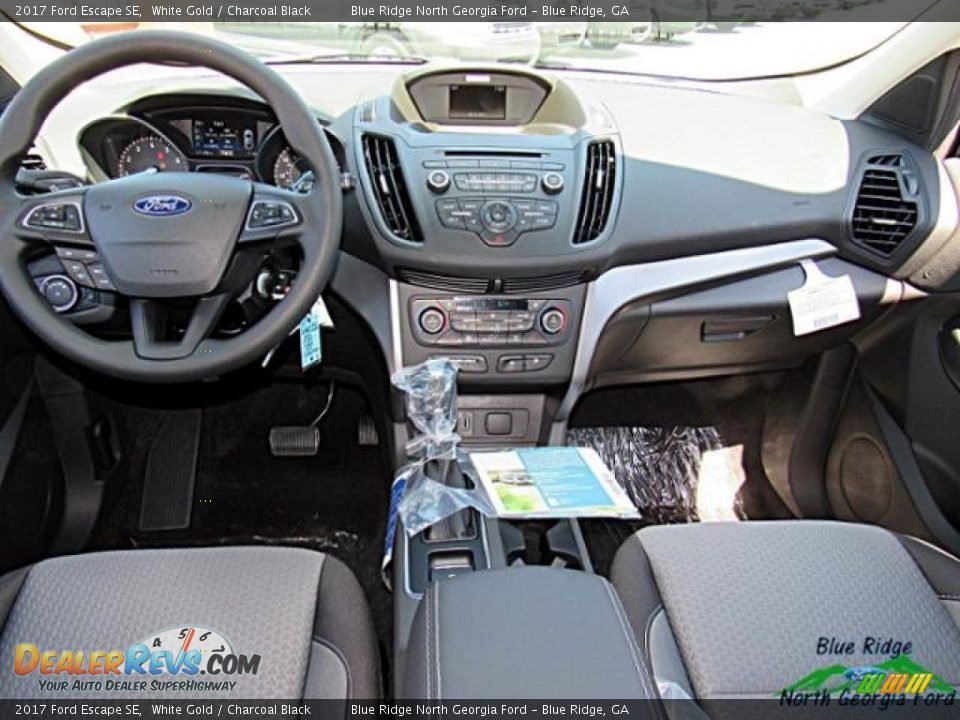 2017 Ford Escape SE White Gold / Charcoal Black Photo #17