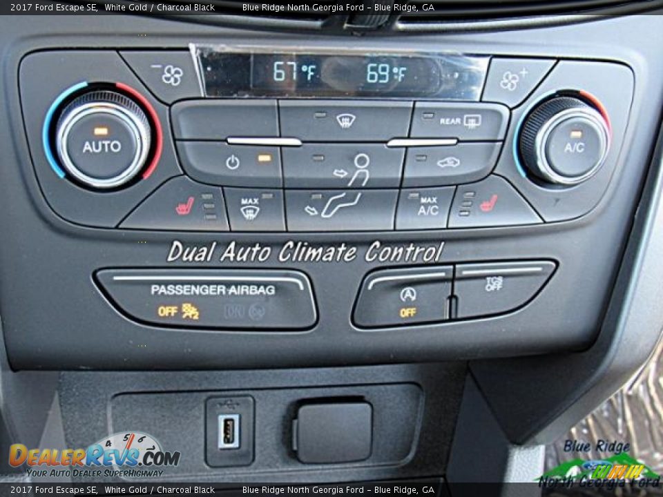2017 Ford Escape SE White Gold / Charcoal Black Photo #23