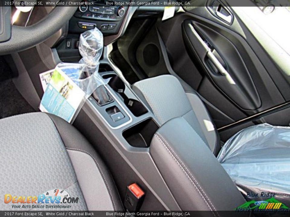 2017 Ford Escape SE White Gold / Charcoal Black Photo #25