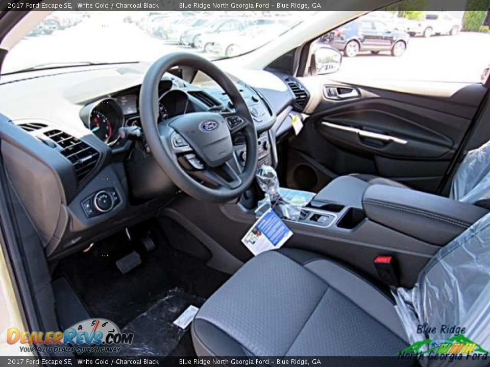 2017 Ford Escape SE White Gold / Charcoal Black Photo #28