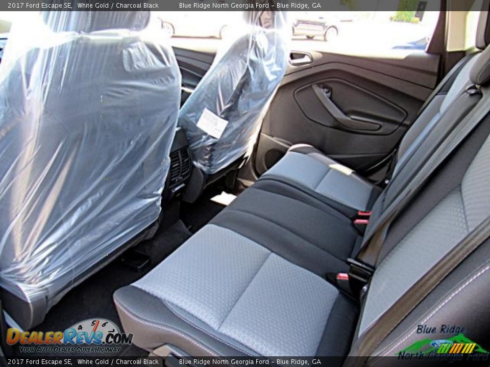 2017 Ford Escape SE White Gold / Charcoal Black Photo #30