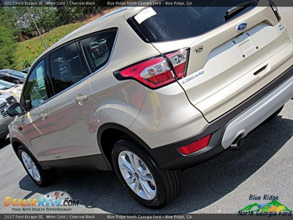 2017 Ford Escape SE White Gold / Charcoal Black Photo #35