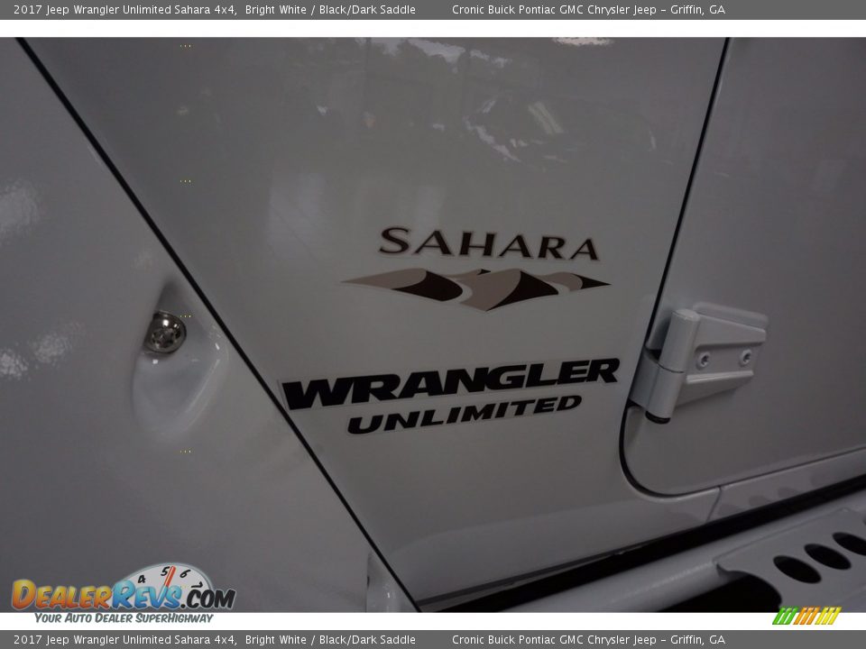 2017 Jeep Wrangler Unlimited Sahara 4x4 Bright White / Black/Dark Saddle Photo #11