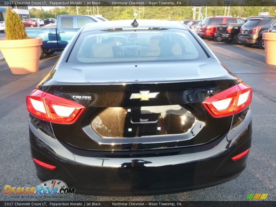 2017 Chevrolet Cruze LT Pepperdust Metallic / Jet Black Photo #4