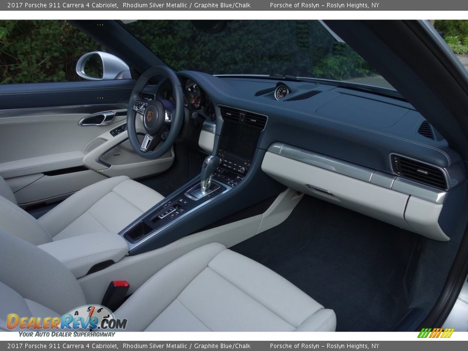 Dashboard of 2017 Porsche 911 Carrera 4 Cabriolet Photo #15