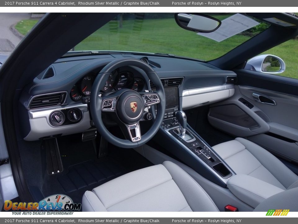 Dashboard of 2017 Porsche 911 Carrera 4 Cabriolet Photo #19
