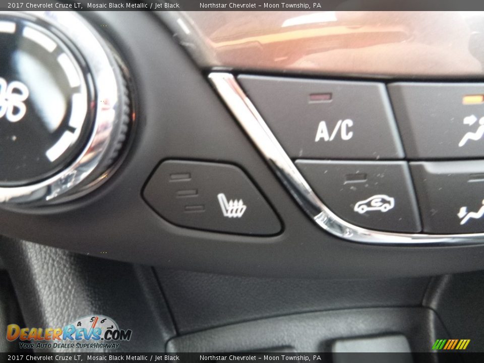 2017 Chevrolet Cruze LT Mosaic Black Metallic / Jet Black Photo #20