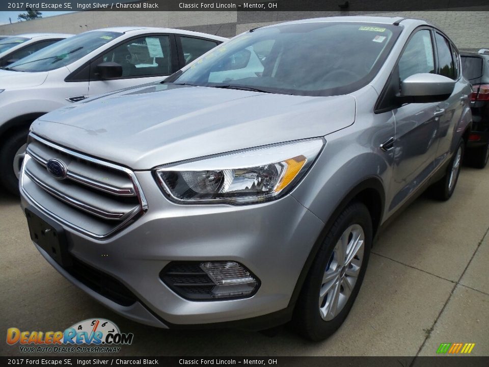 2017 Ford Escape SE Ingot Silver / Charcoal Black Photo #1
