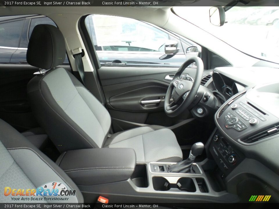 2017 Ford Escape SE Ingot Silver / Charcoal Black Photo #3
